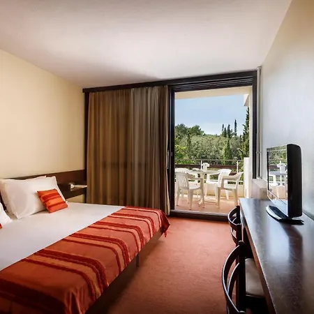 Eva Sunny & By Valamar 2*