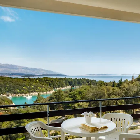 Eva Sunny & By Valamar Kampor